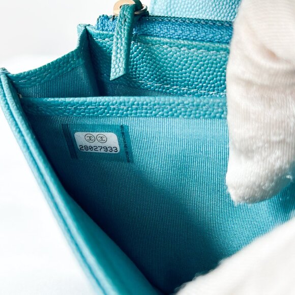 CHANEL Teal Quilted Leather Bag - Picture 16 of 16